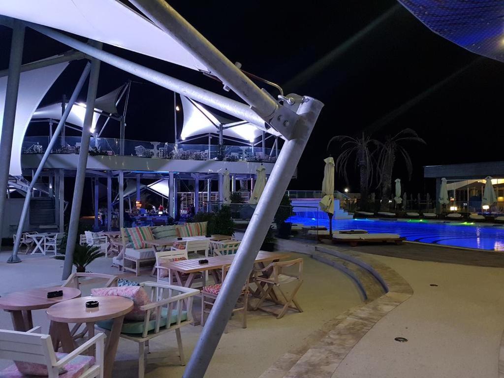 Ayka Apartment Mamaia Exterior photo
